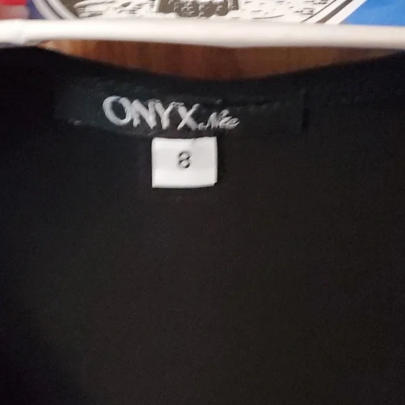 Sleeveless Formal Top Size 8 with ruffled bottom - Picture 4 of 4